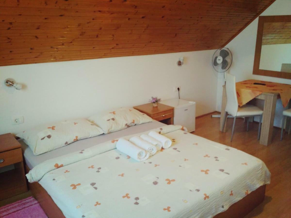 Guest House First Stop Rakovica Zewnętrze zdjęcie