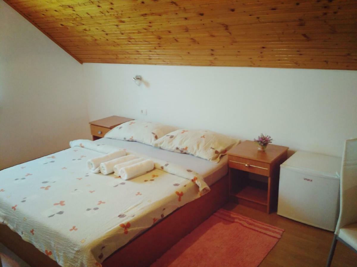 Guest House First Stop Rakovica Zewnętrze zdjęcie