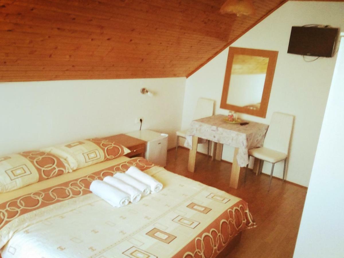 Guest House First Stop Rakovica Zewnętrze zdjęcie